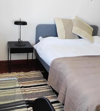 - E Castelo Semesterbostad *