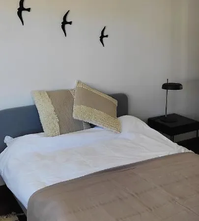 - E Castelo * Sesimbra